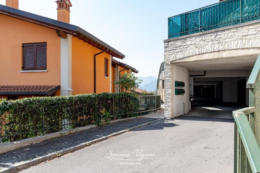Appartamento Il Giardino Di Laura Costa Volpino Esterno foto